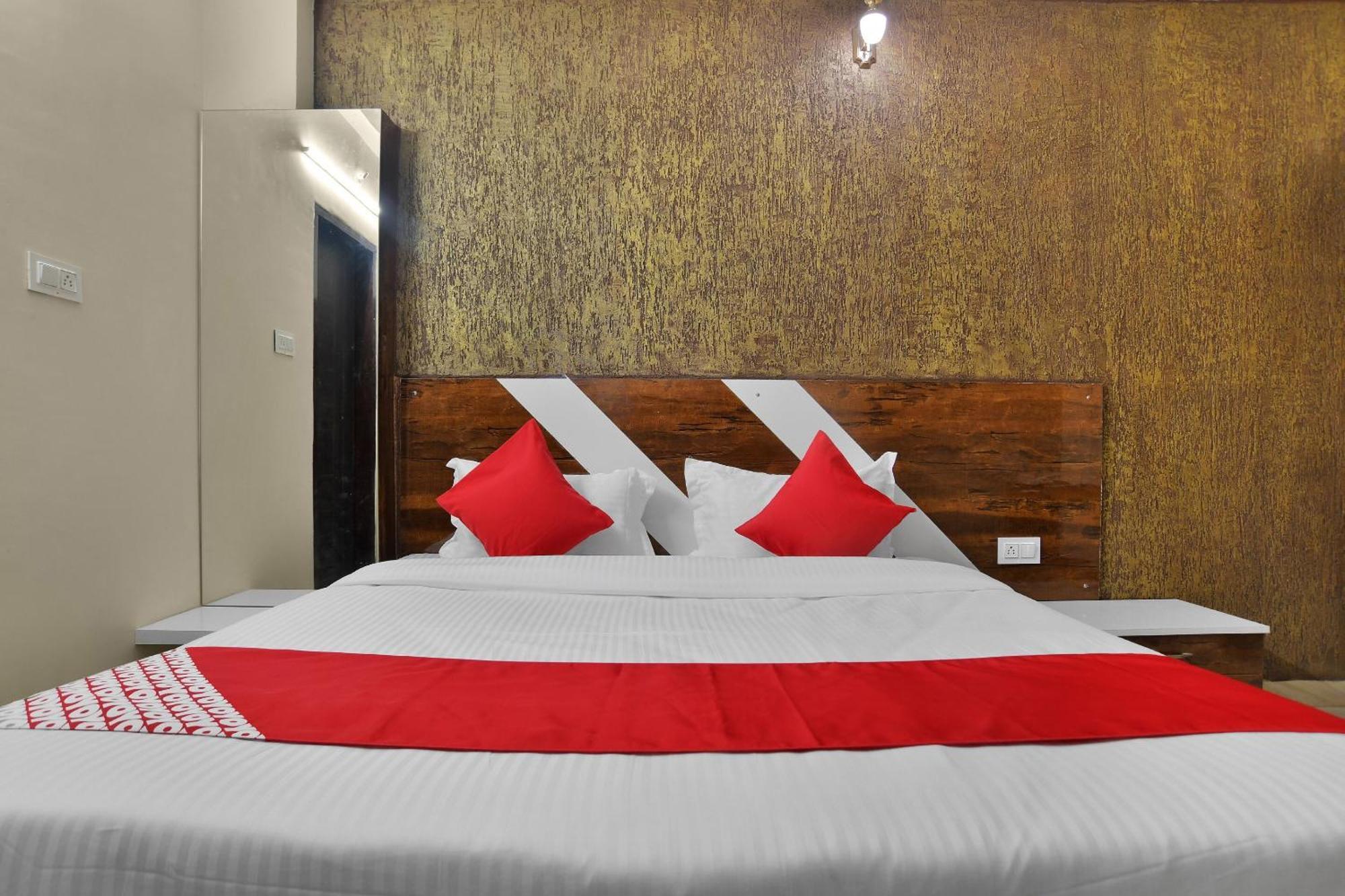 Hotel O Zodiac Индаур Экстерьер фото